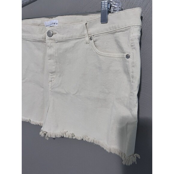 Ann Taylor Loft Sz 18/34 Cut-off Shorts Cream Denim Frayed Bottom Stretch NWT - Picture 6 of 13